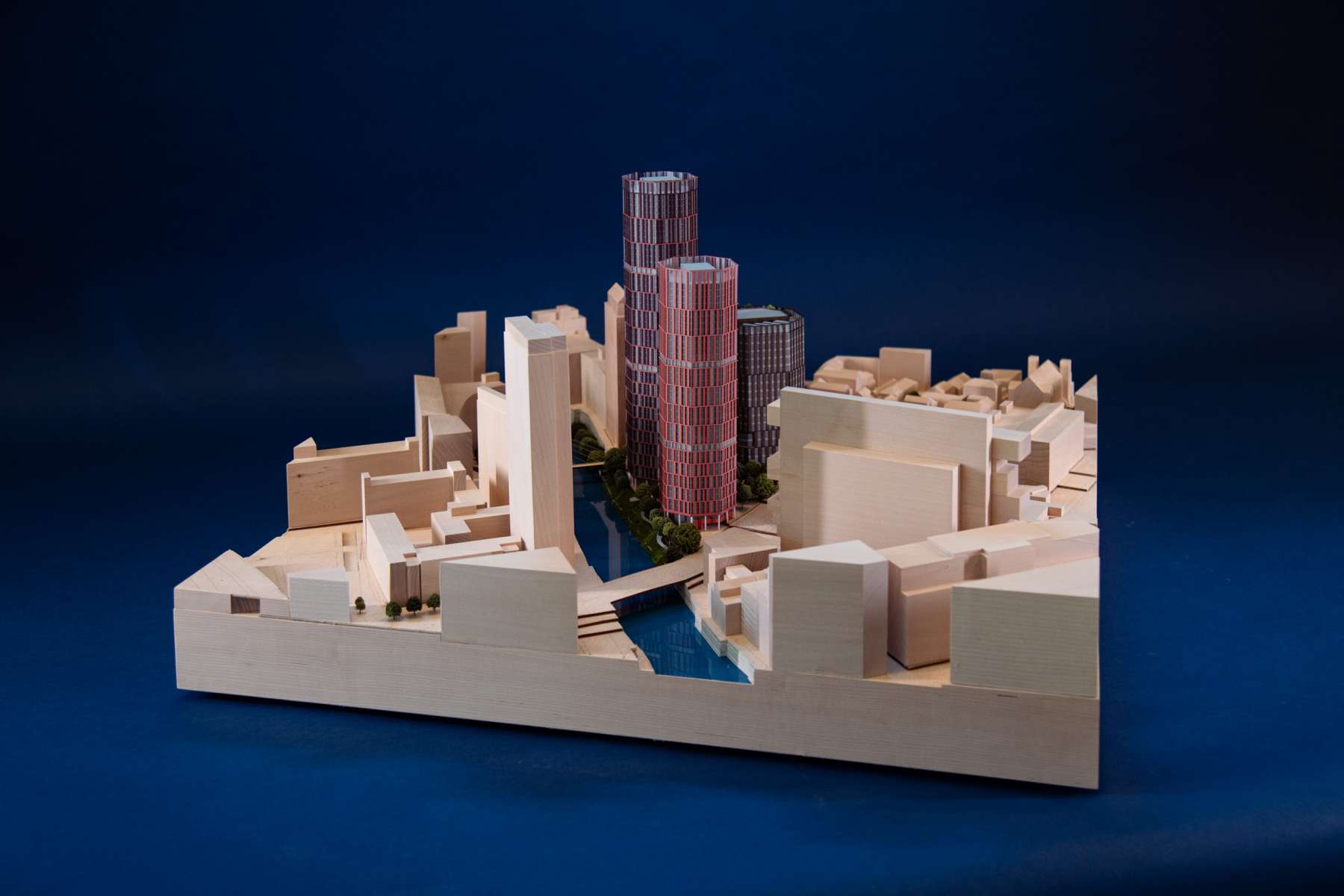 250305 Albert Bridge House Model Photo 34